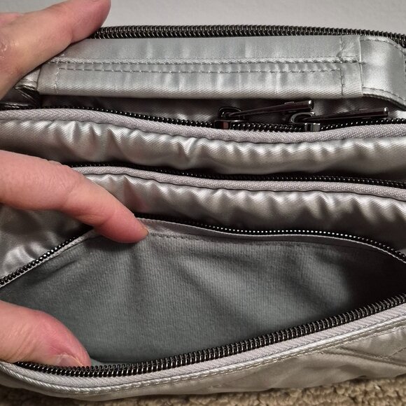 NWT LUG Scoop SE Crossbody in Metallic Silver - Picture 4 of 12